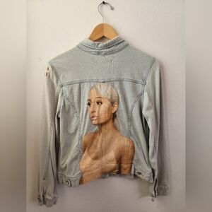 Ariana Grande Jean Jacket Custom Light Wash Blue‎ Denim Size Large